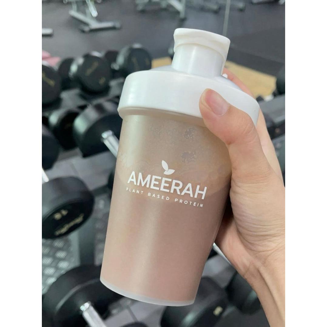 أميره مسحوق البروتين النباتي والبروبيوتيك 26 جرام بروتين خالي من السكر بنكهة الشوكولاتة الداكنة 40 جرام